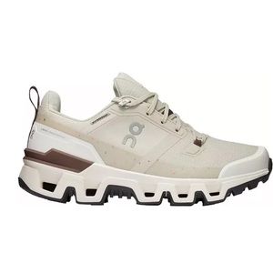 NIB On Cloud Cloudwander Waterproof Sneakers